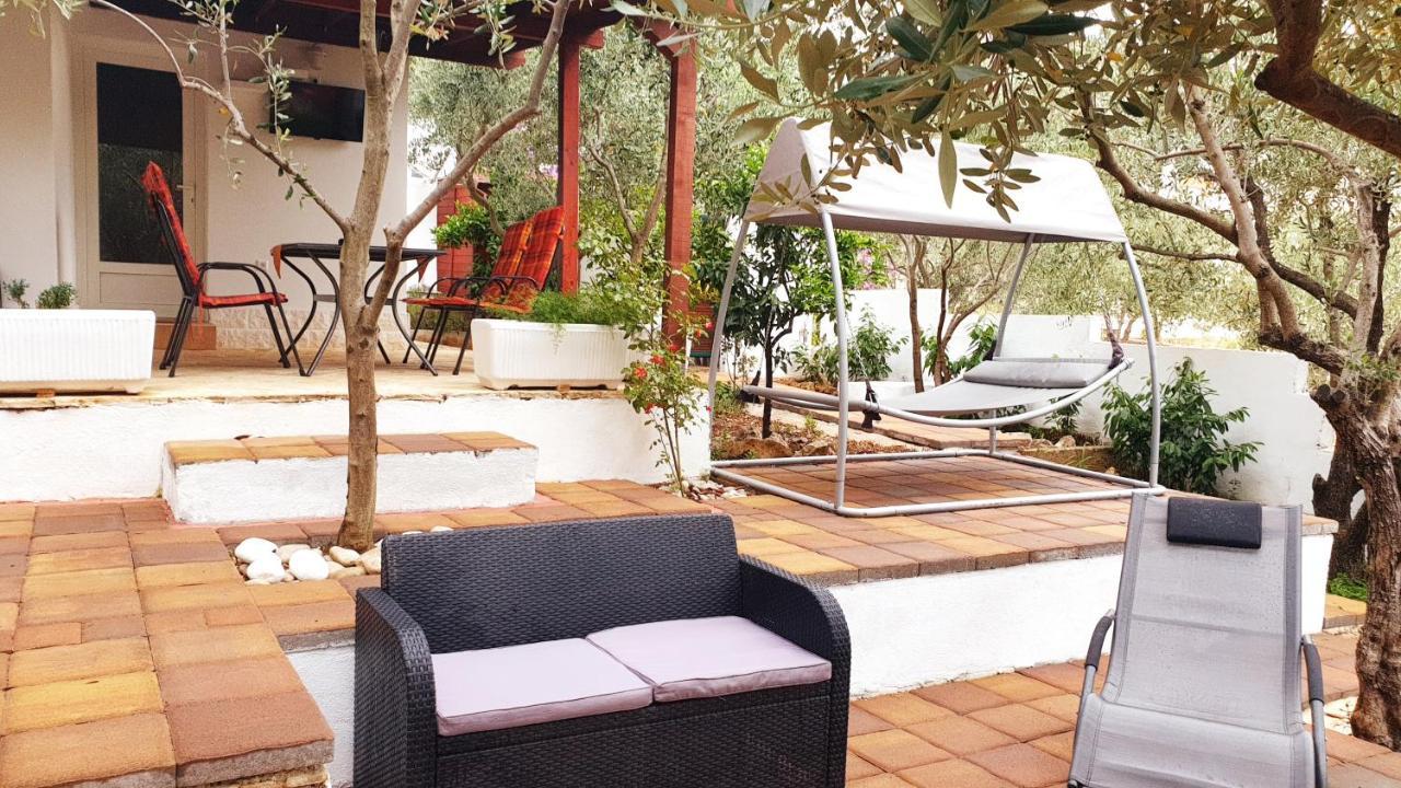 Willa House Oliva With Private Pool And Large Garden Stari Grad  Zewnętrze zdjęcie