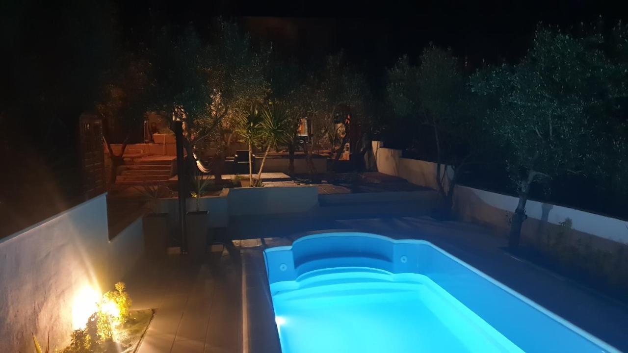 Willa House Oliva With Private Pool And Large Garden Stari Grad  Zewnętrze zdjęcie