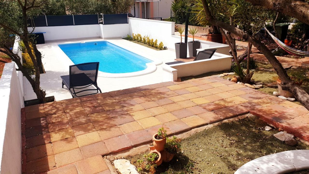 Willa House Oliva With Private Pool And Large Garden Stari Grad  Zewnętrze zdjęcie