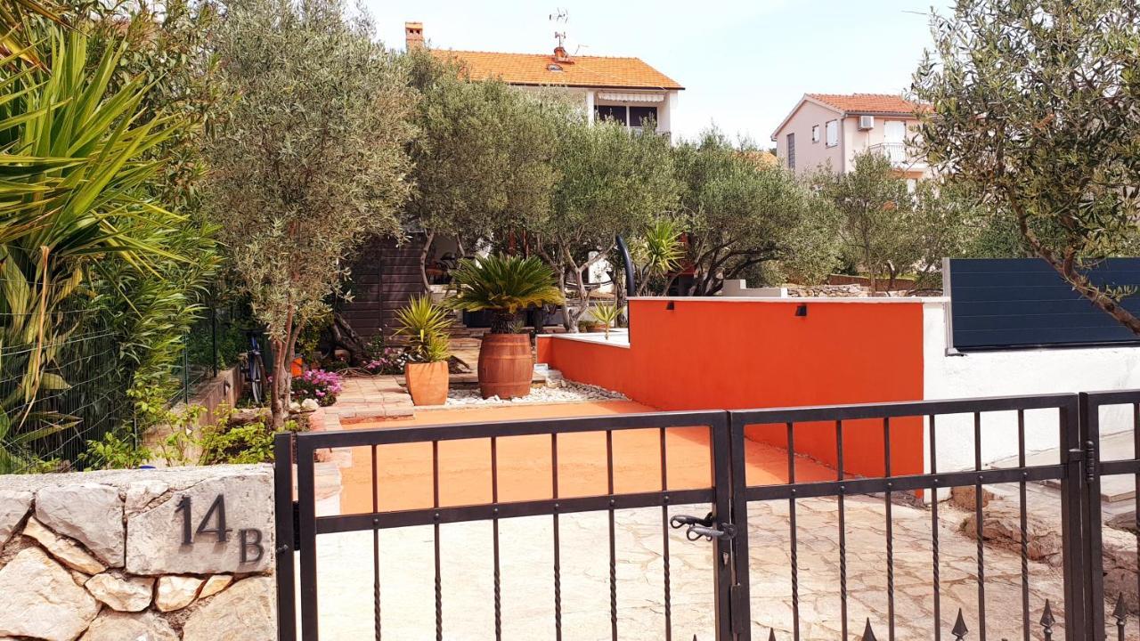 Willa House Oliva With Private Pool And Large Garden Stari Grad  Zewnętrze zdjęcie