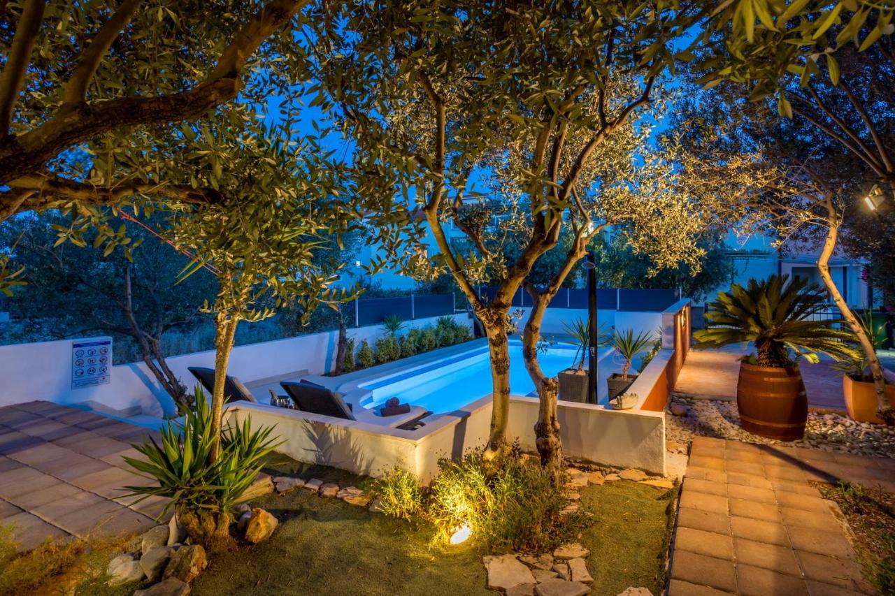Willa House Oliva With Private Pool And Large Garden Stari Grad  Zewnętrze zdjęcie