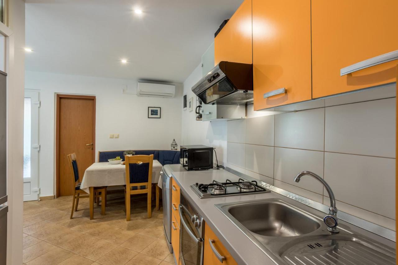 Willa House Oliva With Private Pool And Large Garden Stari Grad  Zewnętrze zdjęcie