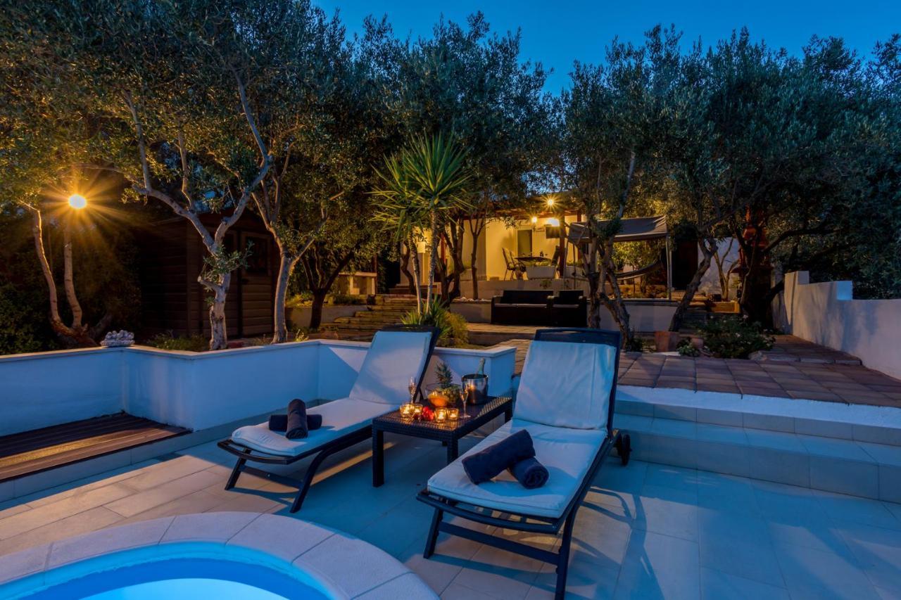 Willa House Oliva With Private Pool And Large Garden Stari Grad  Zewnętrze zdjęcie
